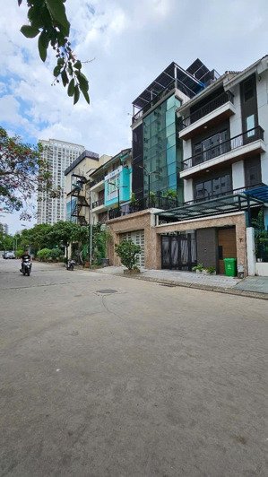 chủ cần bán gấp liền kề packexim, dt 120m2, mt 6m, xây 5 tầng, giá 30 tỷ, giá rẻ nhất khu