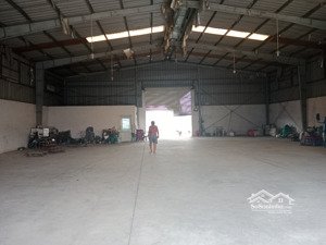 cho thuê kho xưởng 1.200m2 bình chánh. đường xe container 24/24