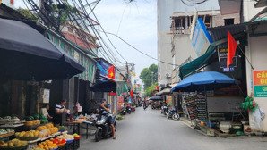 bán gấp nhà 3 tầng mặt đường kinh doanh kim chung. chỉ hơn 6 tỷ