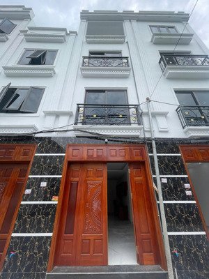 bán nhà 4 tầng-hoàn thiện full nội thất,cạnh đường thông ô tô tránh,gần đh thể thao-trạm xe bus-chợ