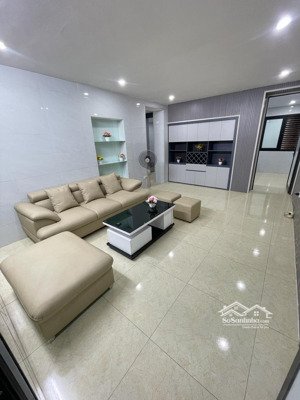 tập thể mặt phố trường chinh - 120m2 tầng 1 - 3pn - 2wc - ô tô đỗ cổng - nhỉnh 4 tỷ