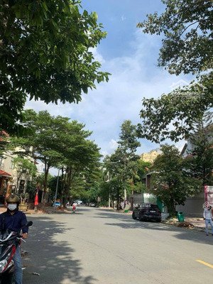 bán mặt tiền đường lớn kinh doanh dương văn an, quận 2 dt 10x20m 200m2. giá đầu tư tốt 52 tỷ