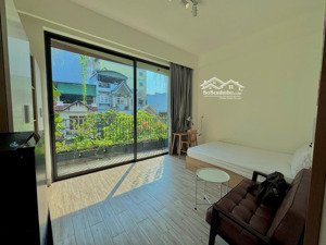 studio mới fnt ban công, cửa sổ thoáng mát, gần lotte mart, crescent mall, tdtu, rmit, q1,4,8