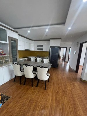 cần bán căn hộ 3pn 2wc 102m2, full nội thất, sẵn sổ hồng, tầng trung đẹp view thoáng