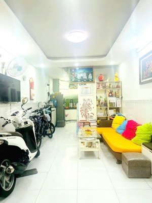 trần đình xu, quận 1, vài phút ra chợ bến thành, 27m2, 2 tầng 3.2m nở hậu 3.4 x 8.5m 3.99 tỷ