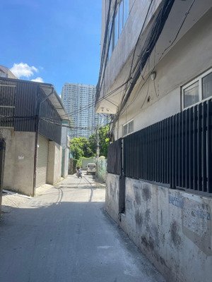 siêu phẩm hồ tùng mậu - nhà dân xây, 5 tầng, ô tô vào, mặt tiền thoáng, gần đại học thương mại