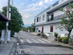 cần bán gấp vài lô đất khu công nghệ cao, diện tích 150m2 chỉ 2.0x tỷ. giá tốt cho anh/chị đầu tư