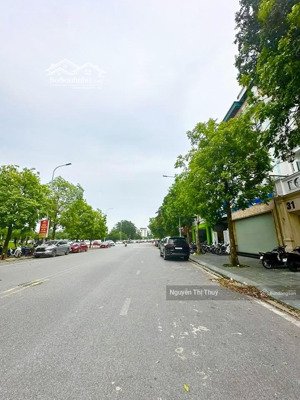 cho thuê nguyên căn lk tại dự án hc golden 319 hồng tiến dt90m 6t mt5m giá 25 triệu vỉa hè ô tô tr