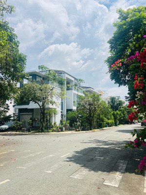 cho thuê biệt thự song lập villa park 180m2 full nội thất giá 25tr/tháng - dọn vào ở ngay