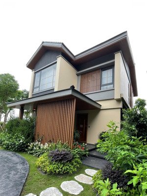 biệt thự khoáng nóng vốn chỉ 5,5 tỷ, bàn giao full nội thất ck lên đến 15,5% cho thuê 70tr/ tháng.