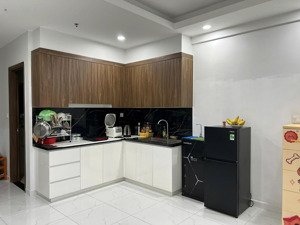 siêu phẩm studio 40m2 tại opal skyline giá 1,250 tỷ bán tặng kèm nội thất - ban công view hồ bơi