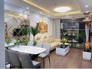 (giá thật) bán căn 2 ngủ 2 vệ sinh 60m2 home city. full nội thất đẹp, sổ đỏ chính chủ. giá 5,7 tỷ