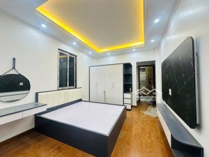 bán nhà 5 tầng thang máy phố nguyễn ngọc vũ 50 m2 giá 9.1 tỷ