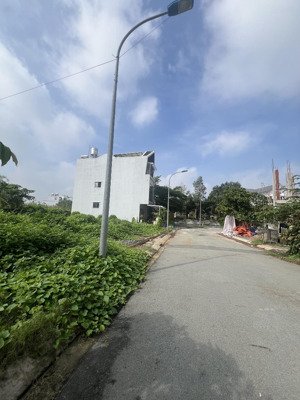 bán lô đất nền xây dựng tự do nằm trong kdc park riverside 80m2 giá 8.6 tỷ