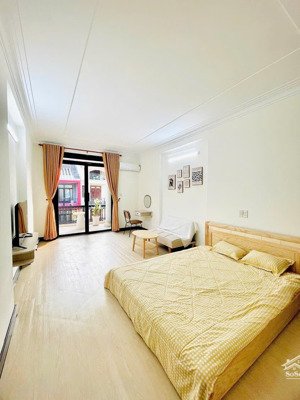 cho thuê căn hộ cao cấp 1 phòng ngủ thang máy ngay phố ẩm thực phan xích long