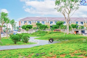 bán shophouse đối diện công viên ngay mặt tiền sầm uất nhất vsip