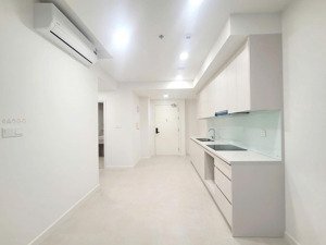 cần ra căn 2pn lớn, dt 83m2. view nội khu mát mẻ