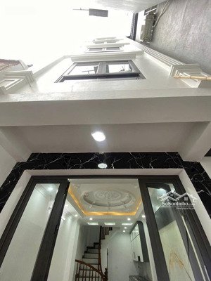 cụm 4 vĩnh quỳnh 42m2 5 tầng mới 4.1đ