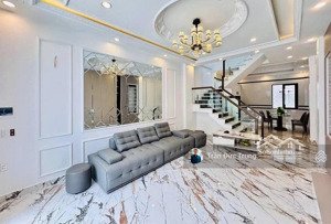 khu nhà 4 tầng cực hot ô tô đỗ gần sát cửa ngay ngã tư hồ sen chợ hàng