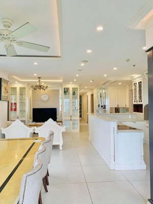 new city tháng 8 1pn - 4,32 tỷ. 2pn 61m2 5,1 tỷ. 2pn 75m2 6,4 tỷ. 3pn 83m2 6,9 tỷ. 3pn 101m2 8,6 tỷ