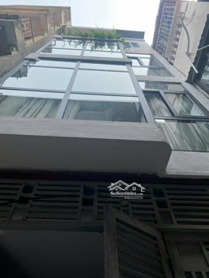 nhà phùng khoang giá hợp lý. dt:43m xây 4 tầng mt: 3.7m cách oto tránh 50m giá 8.5tỷ