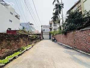 đa tốn -gia lâm bán đất.ô tô tải phi ầm ầm vào đất mặt tiền rộng , thông số vàng.giá tốt