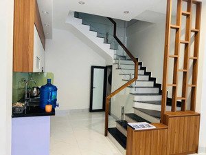 lạc long quân 73m2 x 5 tầng x mặt tiền 6,4m nhỉnh 11 tỷ gần phố, thông võ chí công , gần hồ tây ,