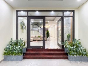 cho thuê cửa hàng đẹp tại mai dịch, 13,9 triệu, 60m2, nhiều tiện ích