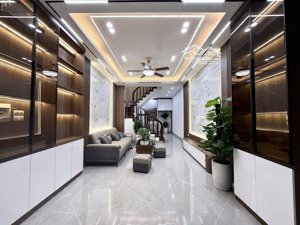 siêu phẩm phạm ngọc thạch -xã đàn 50m 4 tầng kinh doanh- sát phố- view hồ chỉ 10 x u