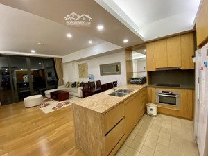 cho thuê căn hộ 146m2, 2pn full giá 18tr toà chung cư 249a thuỵ khuê. lh 