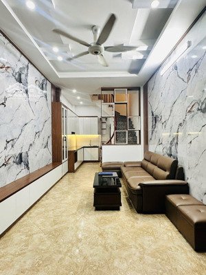 có 1 0 2 la dương hà đông dt 36m2*5t 6tỷ750 vị trí đẹp,nhà mới xây,giá bay nhanh