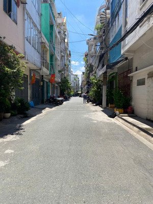 nhà cư xá bắc hải, phường 15, quận 10. diện tích 5.8m x 10m. kết cấu 3 tầng, giá 13 tỷ 2