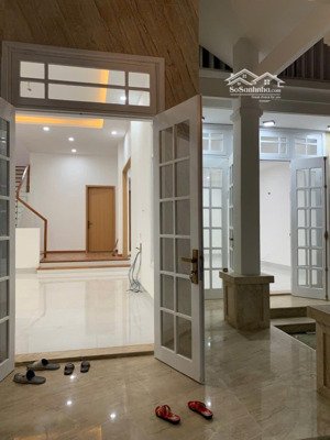 hot - cần bán biệt thự 2 tầng đường ( 10,5 m ) phạm tứ - gần chợ cẩm lệ - vị trí đẹp - giá tốt