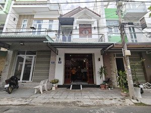 bán nhà 1 trệt 1 lầu mặt tiền đỗ nhuận - gần chợ mỹ quý - long xuyên an giang