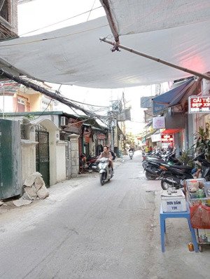 bán tòa văn phòng đê la thành dt 450 triệu/t 303m2 - 12 tầng - 90 tỷ - 3 thoáng