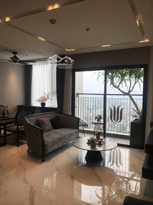 gia đình tôi cần bán 2pn+1 phân khu cao cấp 4,93 tỷ,tầng trung,dttt:64,1m2 view hồ 