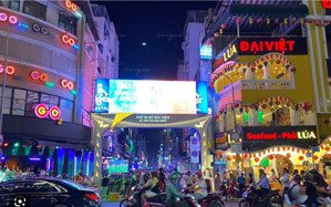 chính chủ bán nhà mt bùi viện, quận 1. 8mx18m - 5 tầng- hđt: 200triệu/tháng. giá 68tỷ