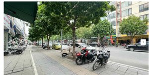 bán nhà mặt phố cầu giấy, hà nội 180m2. 65 tỷ. dòng tiền 250tr/ tháng. gọi ngay 