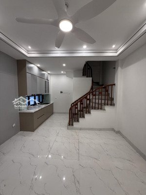 bán nhà thượng thanh 5 tầng - mới tinh - nở hậu