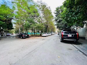 f0 mỗ lao dt 60m 5 tầng mt 5m nhỉnh 18ty vị trí gara ôtô kinh doanh