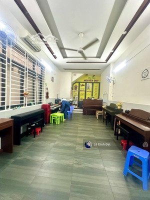 nàng thơ 1 đời chủ nguyễn hồng đào, gần 100m2, ngang 4m, 3 tầng, view công viên, chỉ 10.95 tỷ.