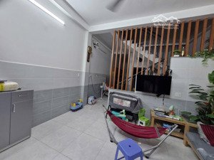 còn sót lại nhà 60m2 có 2 tầng hẻm xe hơi chỉ 5.79 tỷ