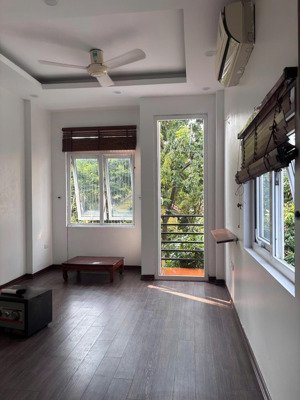 cho thuê nr 3pn, 3wc, 45m2, 9 triệu, tại ngô gia tự, việt hưng, long biên, hn siêu hot