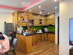 chính chủ gửi bán căn góc 121m2 4pn 3wc tầng trung cao đẹp - full nội thất - sổ đỏ sẵn giao dịch