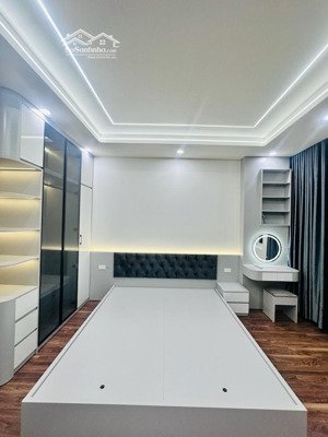 bán nhà hồ tùng mậu - 30m2 5 tầng full nội thất - mặt tiền 4m gần chân cầu vượt mai dịch