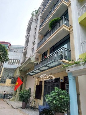 bán nhà tại đường âu cơ 117m2, 5 tầng ôtô tránh giá 16 tỷ tây hồ