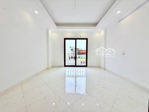 bán nhà riêng trung tâm quận thanh xuân, gần royal city, 5 tầng, 50m2, 4pn, 4wc, giá tốt.