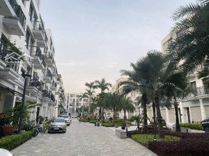 bán liền kề the manor center park nguyễn xiển 73m, 32.9t