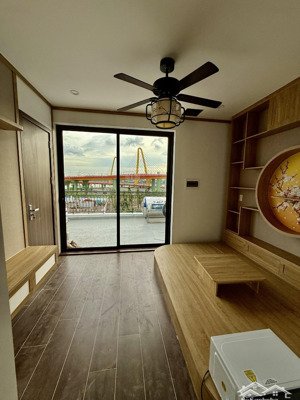cho thuê căn hộ dịch vụ 30m2 tại vinhomes royal island, 10 triệu vnd