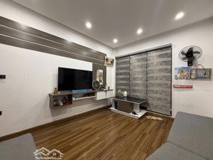 siêu phẩm nhà đẹp 4 tầng 45m2 trung tâm thạch bàn long biên giá chỉ 5.5 tỷ - ô tô đỗ cổng